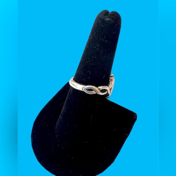 Brighton Sterling Silver Rectangle with Side Hearts Ring Size 8 NWT - Picture 3 of 6